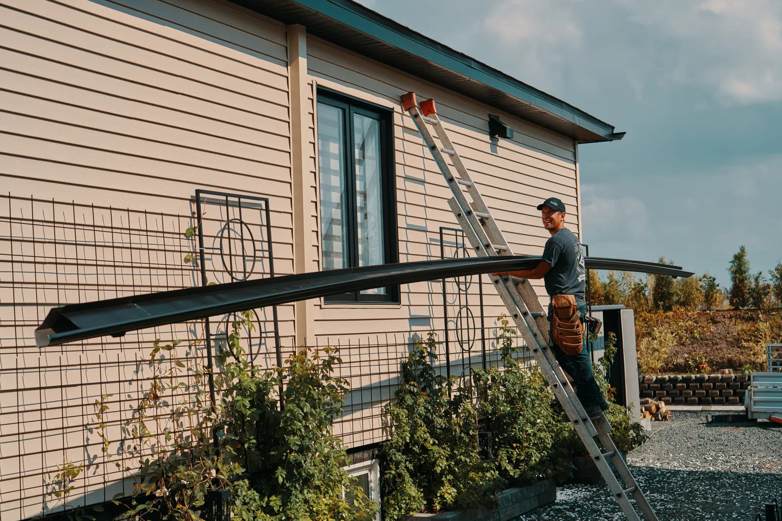 Seamless eavestrough, formed on site — TH Siding & Eavestrough, Sarnia ON