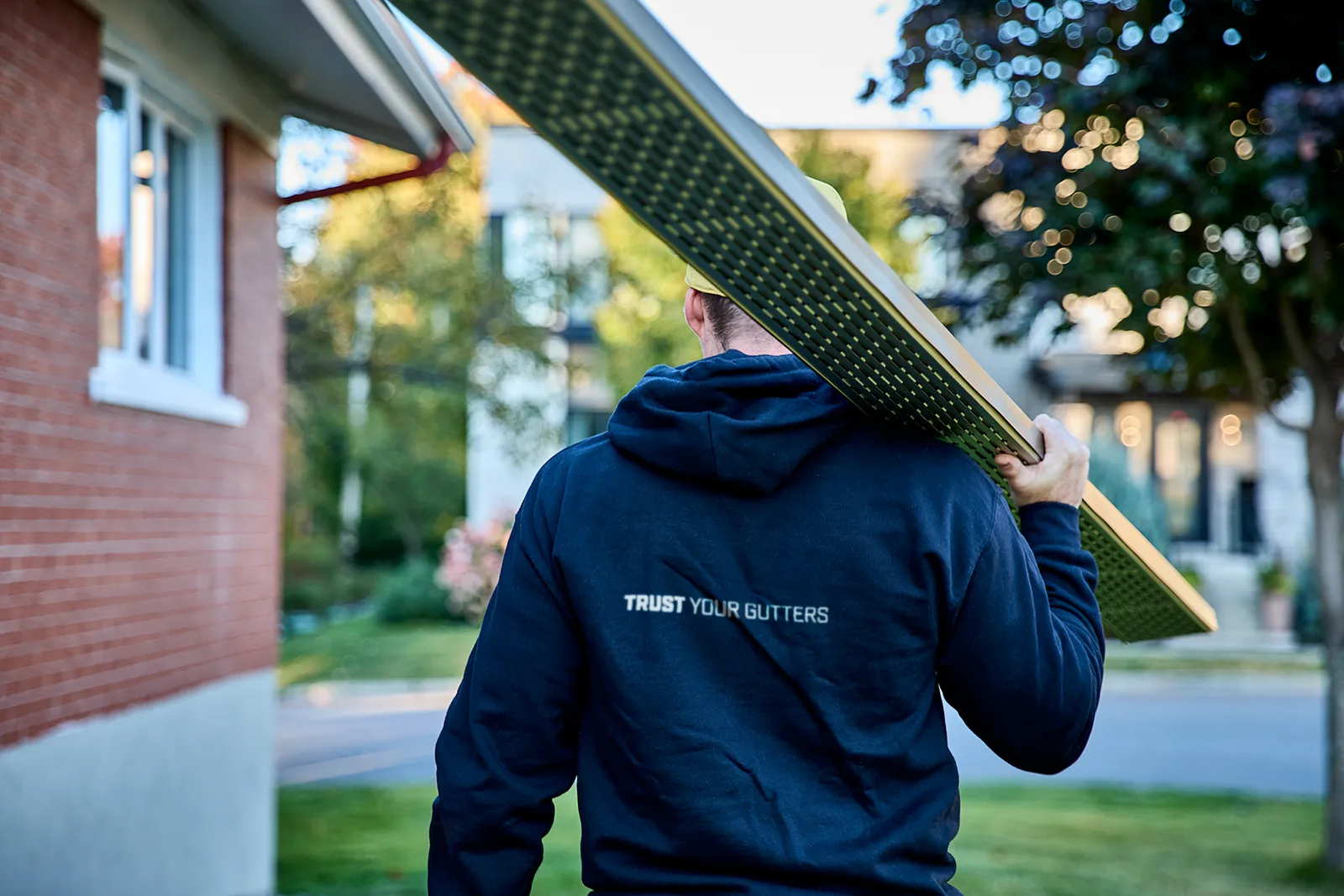 DoublePro® continuous hanger installation — TH Siding & Eavestrough, Sarnia ON